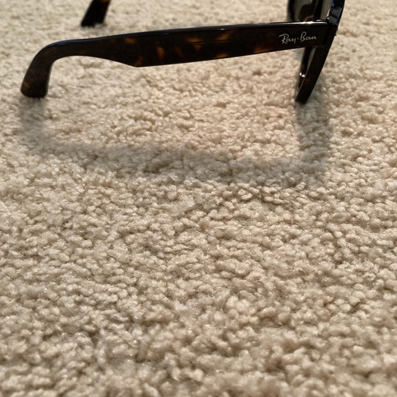 Ray Ban Wayfarer sunglasses main image 6